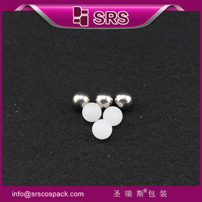 kích thước khác nhau được làm bằng quả cầu thủy tinh xep